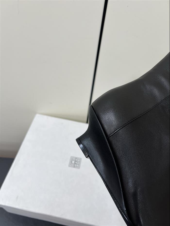 20251128174315102 370